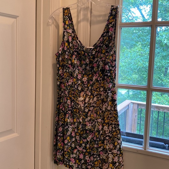 Floral Summer Dress - Picture 3 of 9